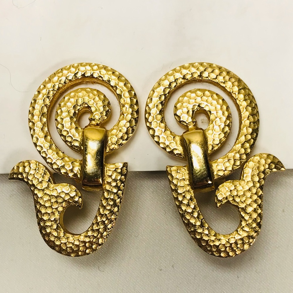 Christian Dior Signed Vintage 80’s swirls clip on earrings whimsical hammered